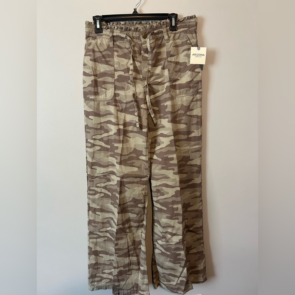 Arizona Camouflage Brown Cargo Pants Durable Outdoor Casual Wear Size 8 Women’s